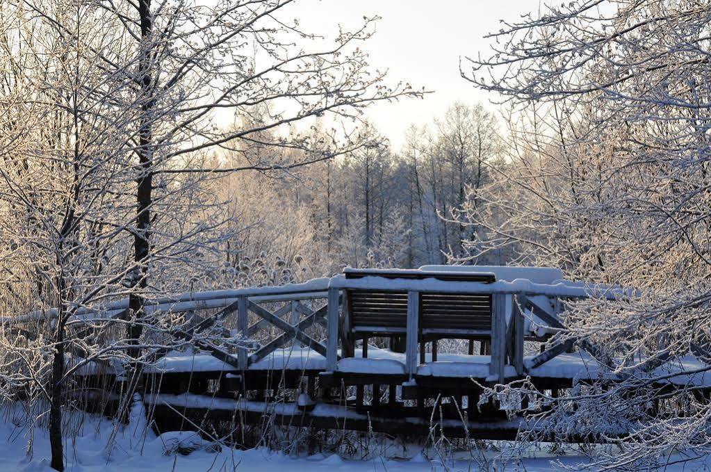 Hotel Hanhi Lapinjarvi ภายนอก รูปภาพ