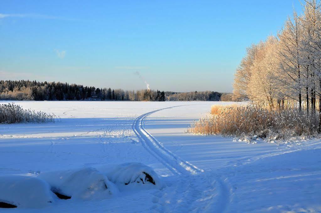 Hotel Hanhi Lapinjarvi ภายนอก รูปภาพ